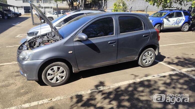 Carro "dublê" é apreendido pela Guarda Municipal na Vila Costa do Sol - Crédito: Maycon Maximino