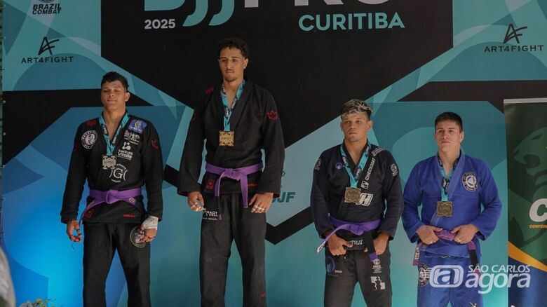 Atleta são-carlense conquista título no BJJ PRO Curitiba 2025 -