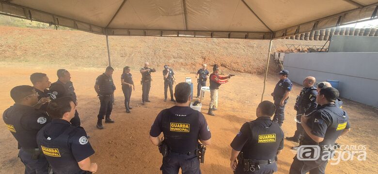 Guarda Municipal de Ibaté participa de treinamento para uso de pistolas semiautomáticas -