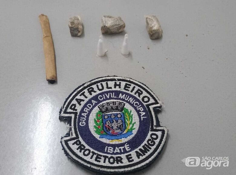 Guarda Municipal de Ibaté apreende entorpecentes com suspeito no Jardim Cruzado -