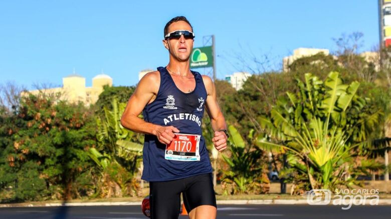 Shianti comemora no pódio, a primeira colocação na prova/Divulgação - 