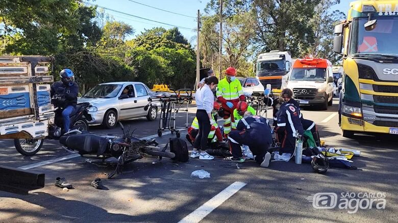 Agora: motociclista morre após colidir contra traseira de caminhão na Washington Luís - Crédito: Maycon Maximino