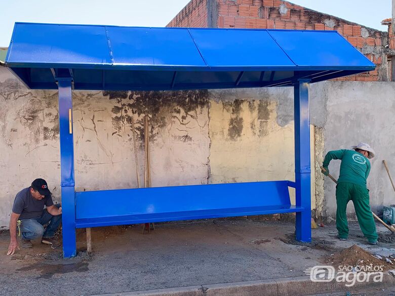 Prefeitura de Ibaté revitaliza pontos de ônibus do Jardim Cruzado -