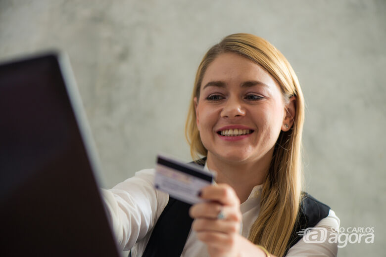 De compras recorrentes a viagens de negócios: cartão corporativo simplifica a gestão financeira - Crédito: freepik