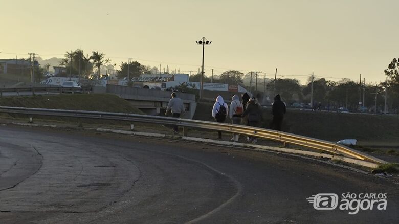 Romeiros seguem para Aparecidinha da Babilônia na manhã desta sexta-feira - Crédito: Maycon Maximino