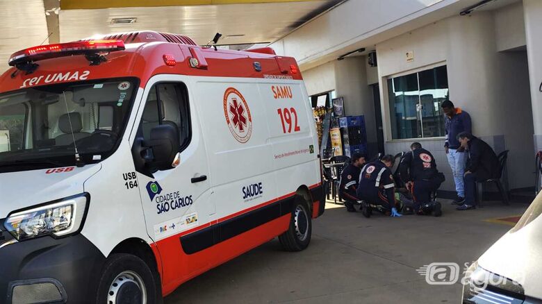 Homem cai de andaime de 3 metros enquanto trocava luminárias em posto no Santa Felícia - Crédito: Maycon Maximiano