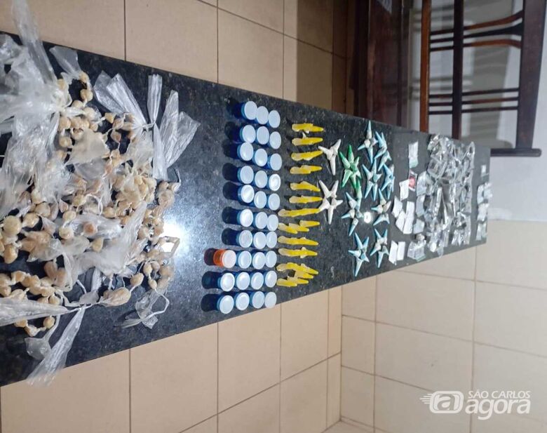 Equipe da ROCAM apreende drogas no CDHU - Crédito: Maycon Maximino