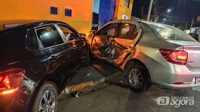 Motorista de aplicativo fica ferido em colisão no bairro Vila Costa do Sol - Crédito: Maycon Maximino 