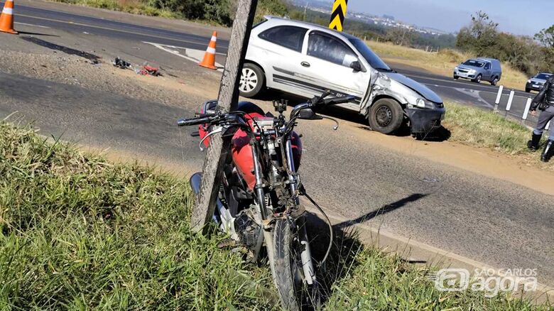 Motorista faz conversão irregular e causa acidente no trevo do Novo Horizonte - Crédito: Maycon Maximino