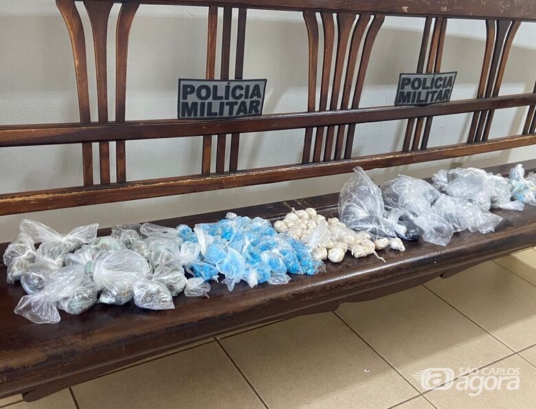 Polícia Militar apreende drogas em operação no Jardim Icaraí, em Ibaté -