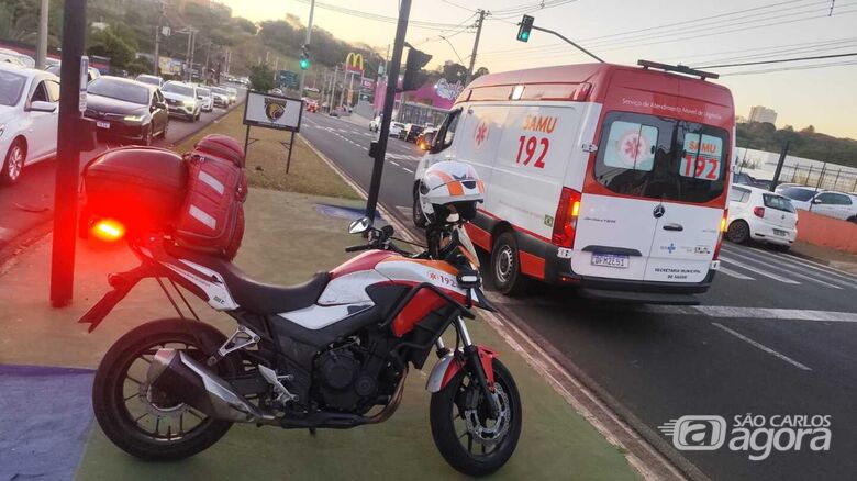 Acidente deixa motociclista ferido na Tancredo de Almeida Neves  - Crédito: Maycon Maximino 