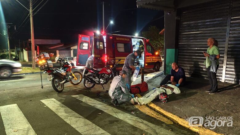 Motociclista avança sinal de pare e colide contra carro no Santa Felicia - Crédito: Maycon Maximino