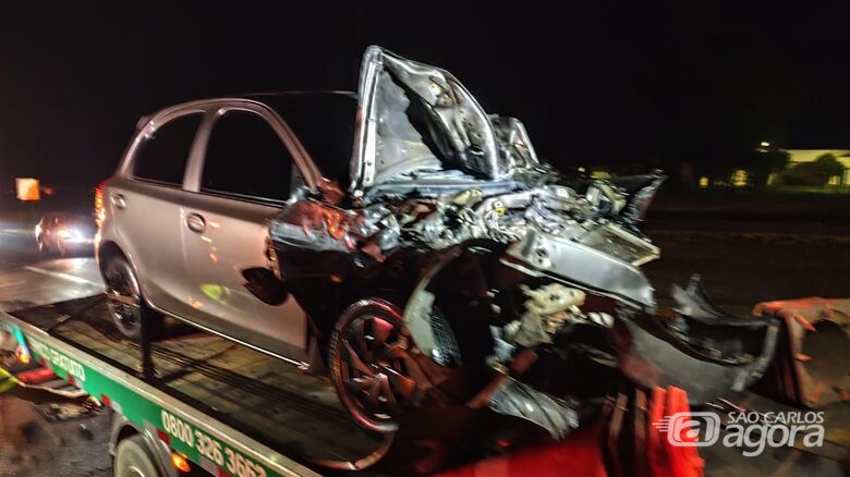 Motorista colide na traseira de caminhão na Washington Luiz - Crédito: Maycon Maximino