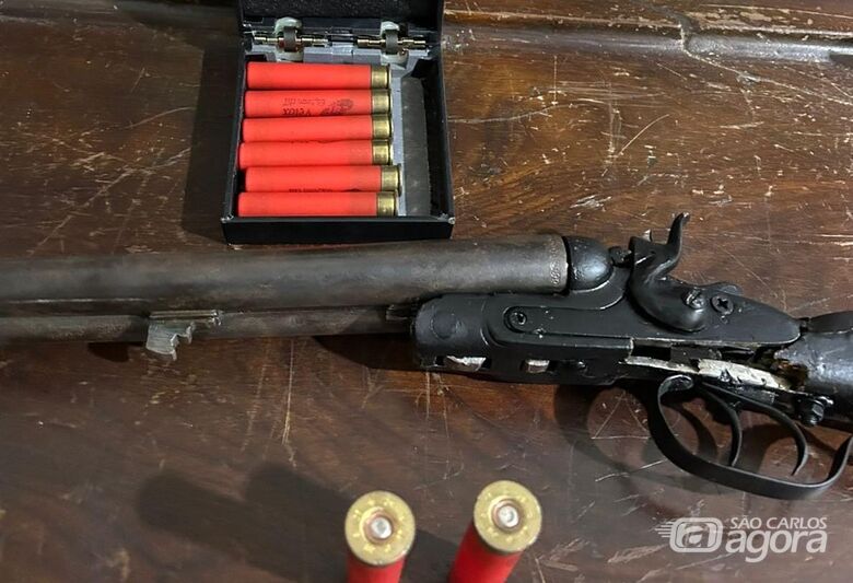 Homem é detido por porte ilegal de arma de fogo no Zavaglia - Crédito: Maycon Maximino