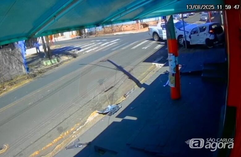 Vídeo: Câmera de segurança flagra violento acidente na Vila Prado - Crédito: reprodução