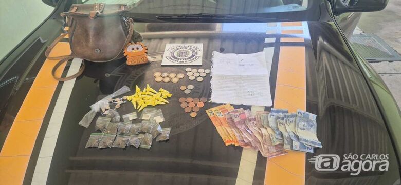 Mulher é presa em flagrante por tráfico de drogas em Ibaté - Crédito: divulgação