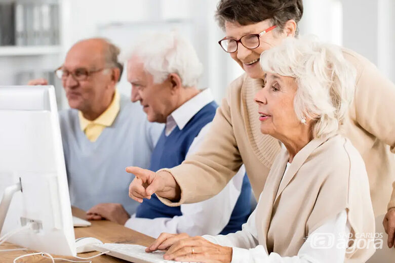 Curso de informática para idosos ocorrerá hoje terça-feira, de 9 de setembro a 25 de novembro (crédito da imagem: Envato) - 