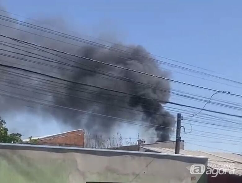 Incêndio próximo de CEMEI preocupa país de alunos no Cidade Aracy - Crédito: Colaborador
