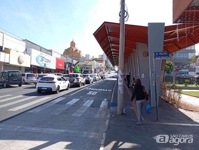 O grande número de veículos é uma das principais causas da falta de fluidez e do grande número de acidentes no trânsito de São Carlos - Crédito: divulgação