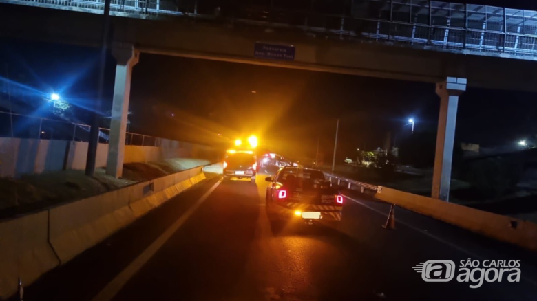 Pedestre morre atropelada na SP-322 - Crédito: CCI ARTESP
