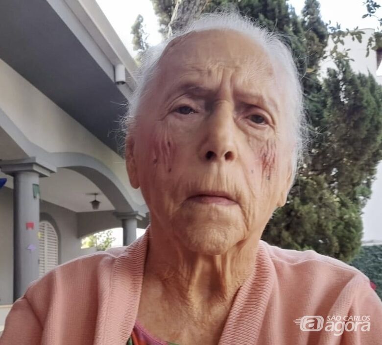 Funerária São Carlos informa convite de missa de Henriqueta Roiz Ferreira -