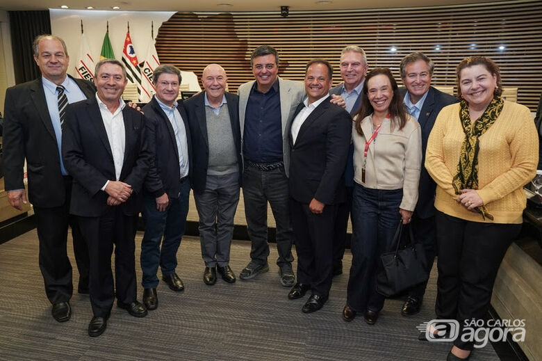 Rafael Cervone (ao meio) com sua equipe de diretores do Ciesp; novo mandato termina em 2029 e passará pelo centenário da entidade - Crédito: Marcelo Chiara