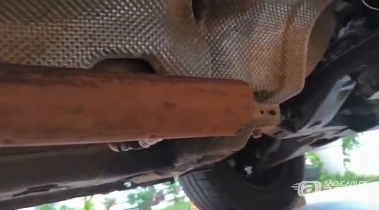 Catalisador de carro é furtado em frente ao HU-UFSCar -