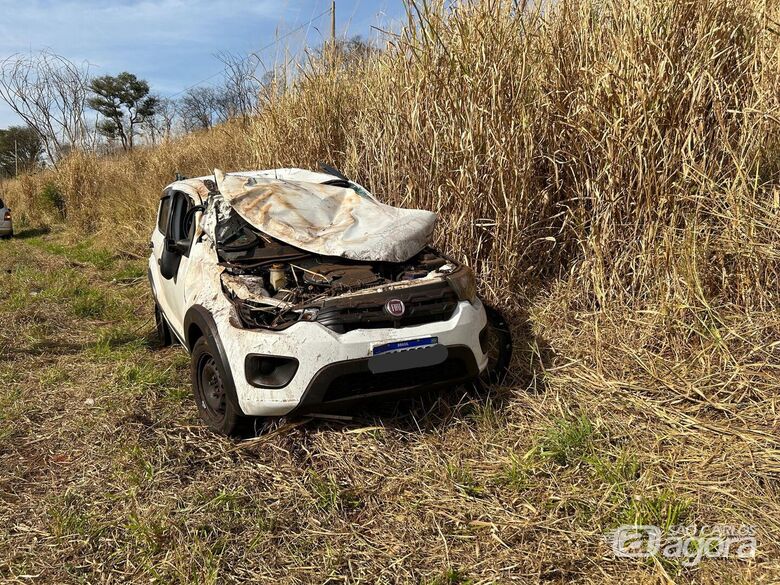 Mãe e filho de 8 anos ficam feridos após acidente de carro em vicinal da região - Crédito: Foto: Flavio Fernandes/São Carlos Agora