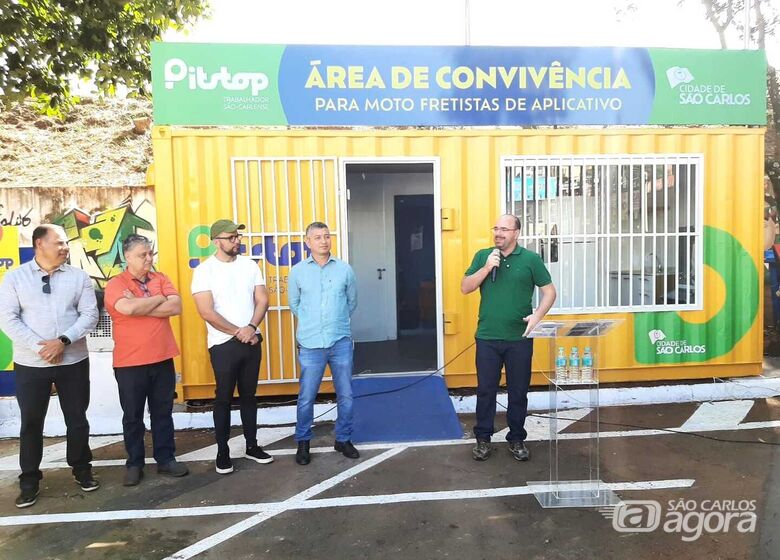 Rodson comemora inauguração do Pit Stop para os motoboys -