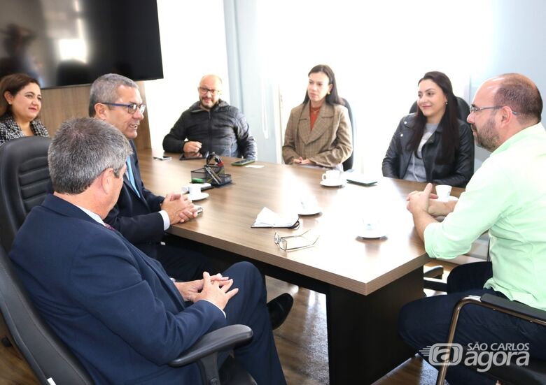 Marinha do Brasil busca parcerias estratégicas em tecnologia e inovação em São Carlos -