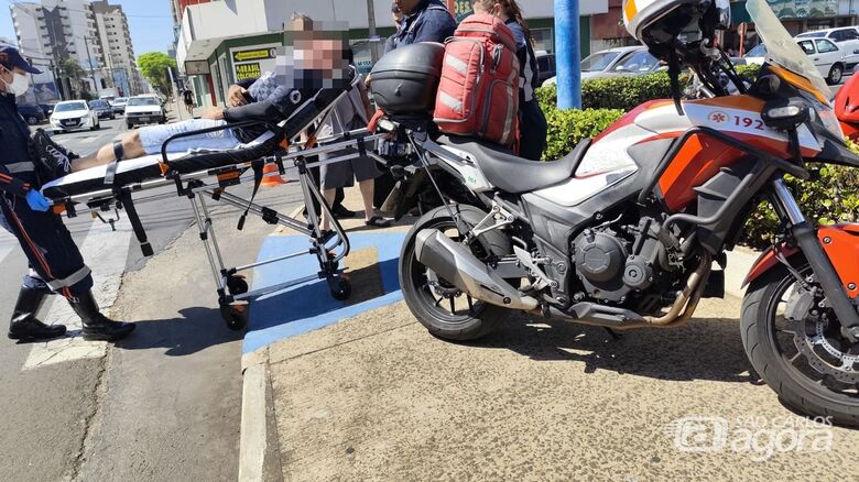 Motociclista fica ferido após colisão com carro no Centro - Crédito: Maycon Maximino