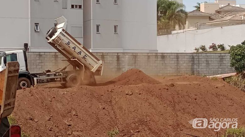 SAAE executa obra emergencial em faixa de Servidão -