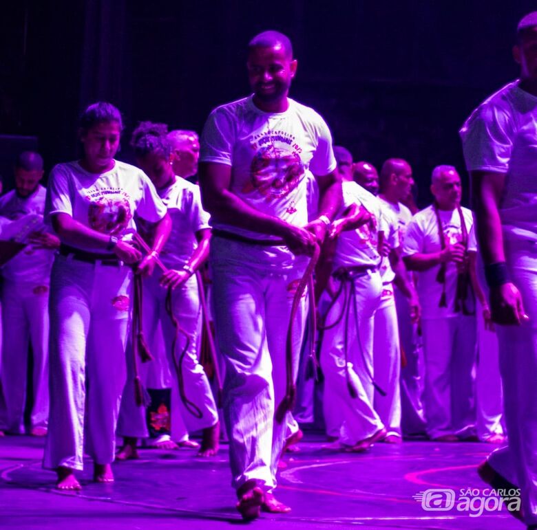 Professor de capoeira conquista graduação de Instrutor em evento internacional - 
