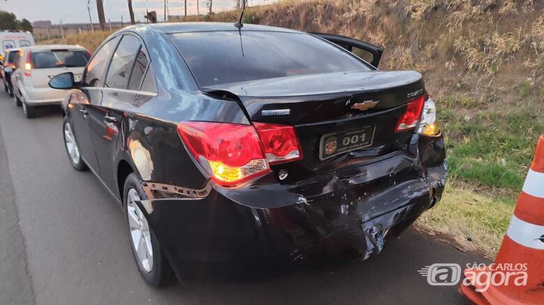 Engavetamento envolvendo sete carros causa transtorno na SP-310 em São Carlos - Crédito: Foto: Maycon Maximo/São Carlos Agora