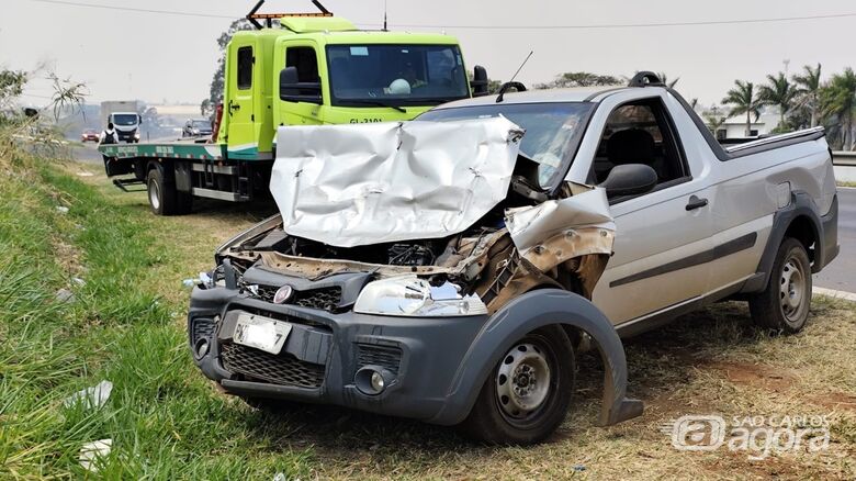 Motorista fica ferido em engavetamento na SP-310 - Crédito: Maycon Maximino 