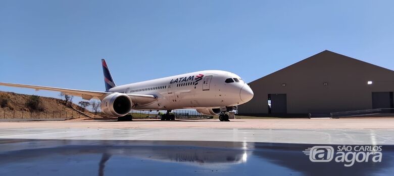 Novo hangar foi projeto para manutenção do 787 - Crédito: SCA