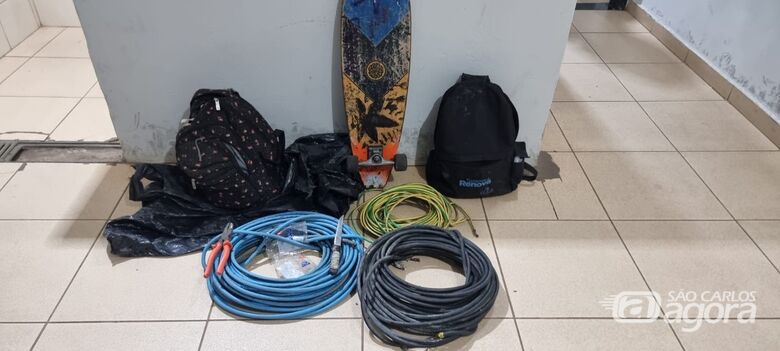 GM flagra dupla com grande quantidade de fios de origem suspeita -