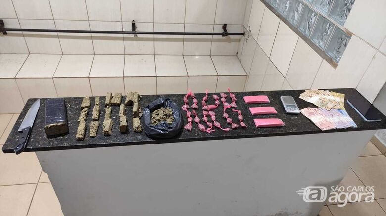 Força Tática estoura "boca" de tráfico e prende duas mulheres no Aracy I - Crédito: Maycon Maximino