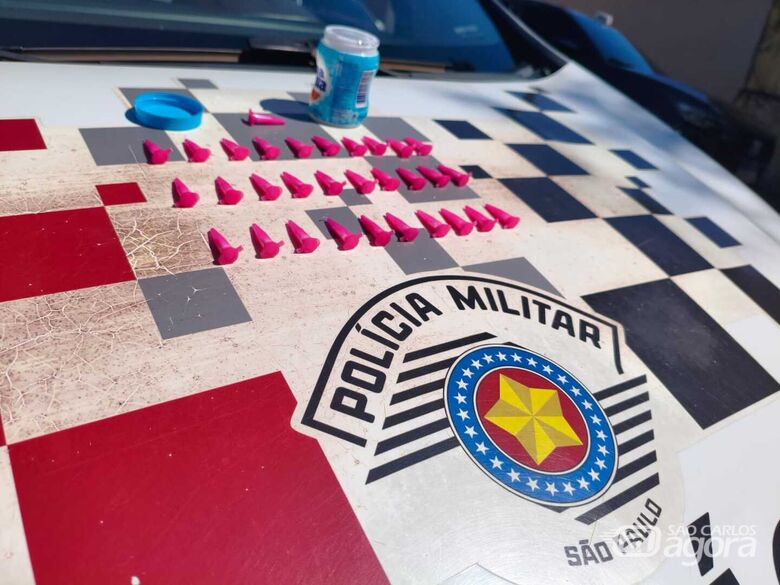 PMs prendem homem com 31 porções de cocaína em Brotas  - 