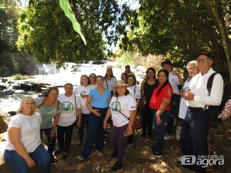 Grupo de Atividades Físicas para Idosos de Ibaté realiza passeio turístico em Brotas -