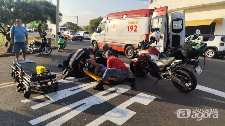 Colisão entre carro e moto deixa homem ferido no Jardim Santa Felícia - Crédito: Maycon Maximino 