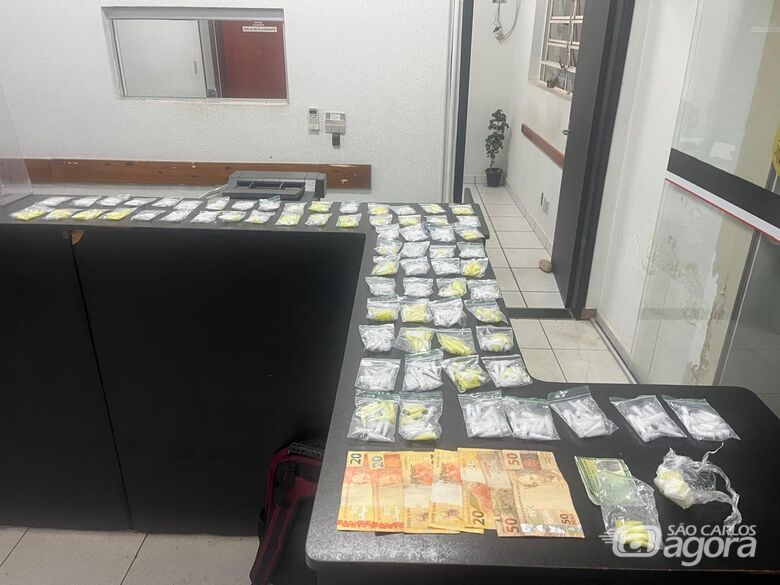 Polícia Militar apreende quase mil porções de cocaína em operação - Crédito: SCA