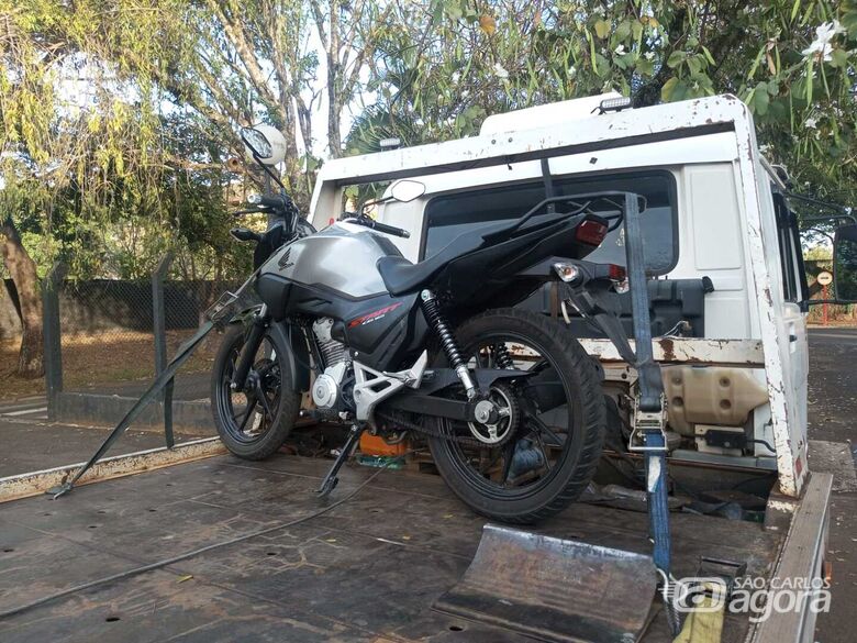 PM prende homem com moto adulterada no Centro de São Carlos - Crédito: Maycon Maximino