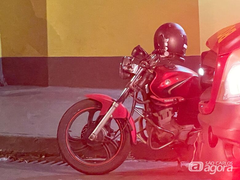 Motociclista fica ferido após colisão com carro no Jardim Paulistano - Crédito: Maycon Maximino 