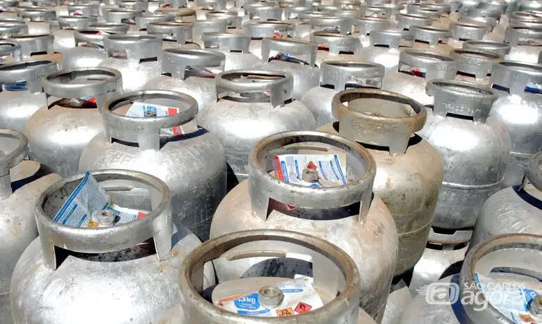 Botijão de gás: As revendas que quiserem participar do programa deverão se credenciar voluntariamente junto à Caixa Econômica Federal - Crédito: Agência Brasil 