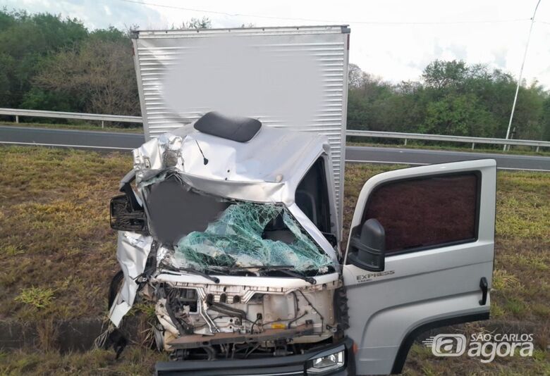 Motorista perde a vida após colisão traseira na Washington Luís - Crédito: CCI Artesp