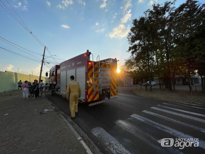 Colisão entre carro e moto deixa duas mulheres feridas no Santa Felícia - Crédito: Lourival Izaque