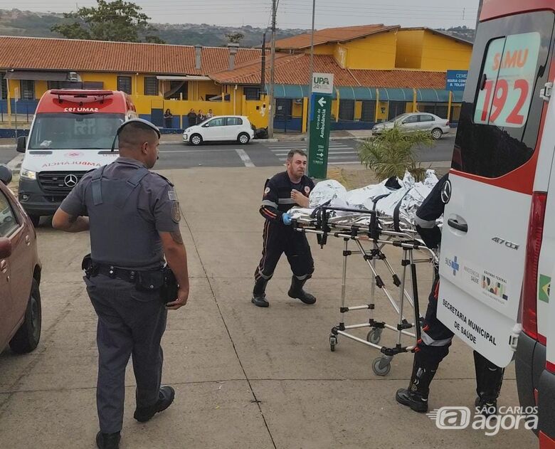 Momento em que acusado era socorrido  - Crédito: Maycon Maximino 