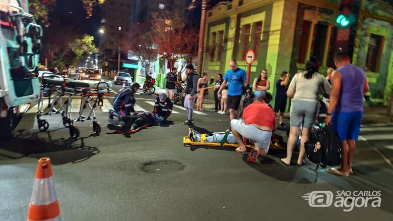 Atropelamento deixa quatro pessoas feridas no Centro - Crédito: Maycon Maximino