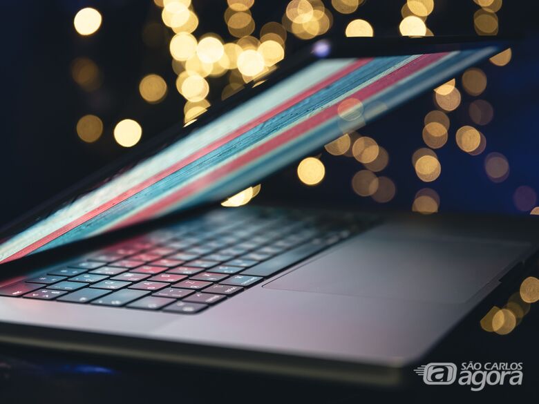 O curso irá apresentar as principais ferramentas de inteligência artificial voltadas ao suporte do processo de pesquisa científica - Crédito: Envato